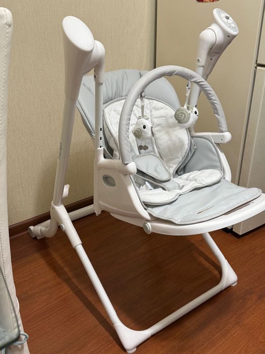 Стільчик-качеля 3в1 CARRELLO Triumph CRL-10302 Заколисуючий центр