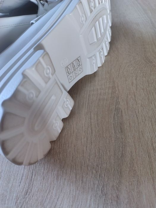 Buty,buciki dziewczynka,komunia,biale