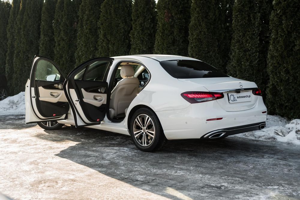 Mercedes-Benz Klasa E 220d, LIFT, SalonPL, I Wł, Bezwypadkowy, ASO, Jasne wnętrze, Burmester