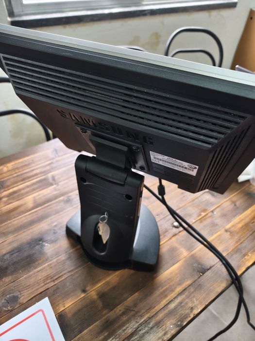 Monitor Samsung SyncMaster 151N450936135243550723