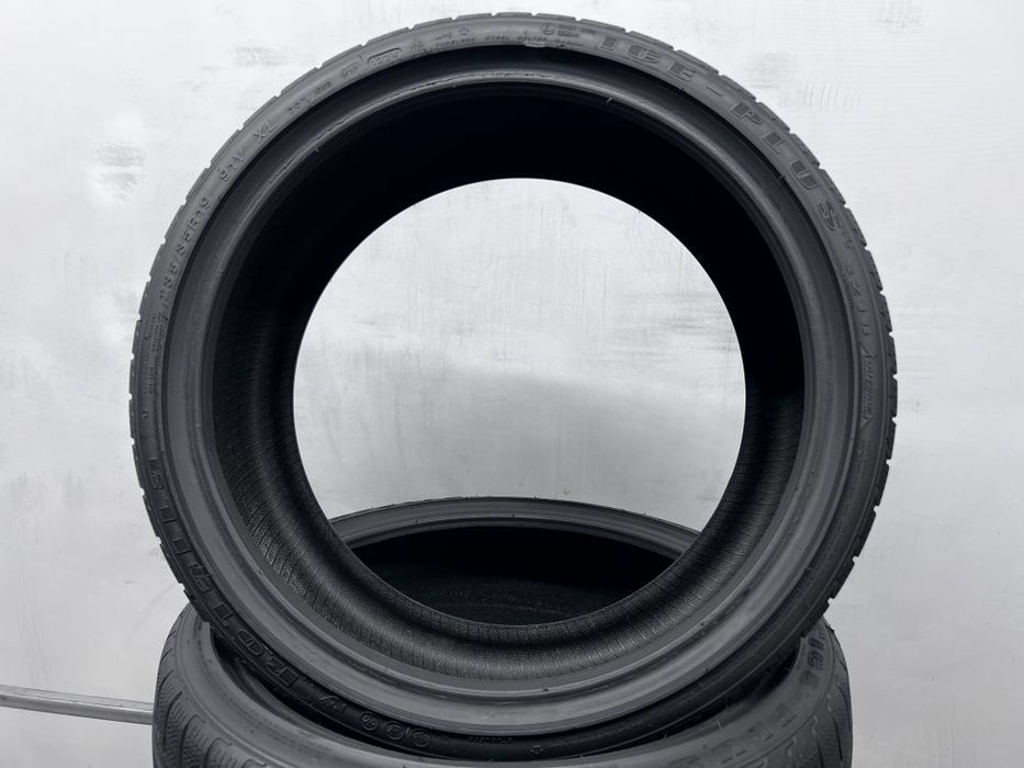 2шт зима 235/35/R19 2024р Ice Plus S 210