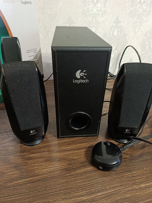 Акустическая система 2.1 Logitech.