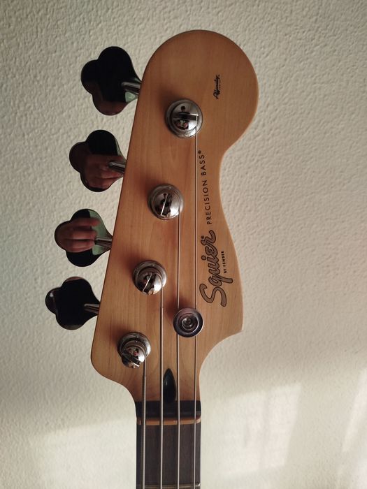Squier Precision Bass Sunburst
