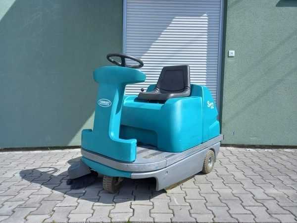 Wynajem maszyna czyszcząca (szorowarka, zamiatarka, myjka do posadzki)