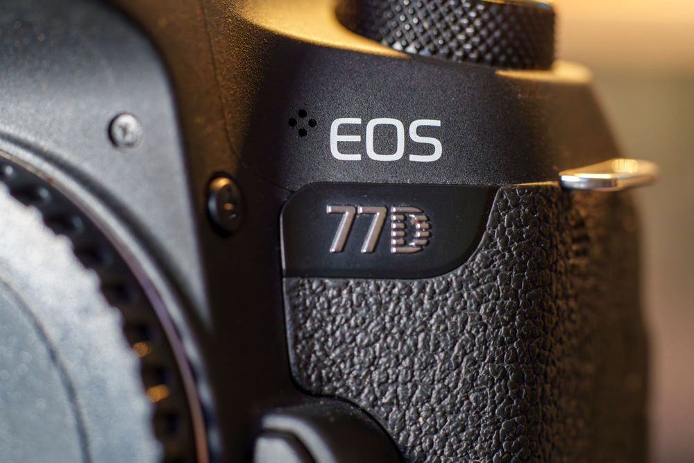 Canon 77D – Excelente Estado