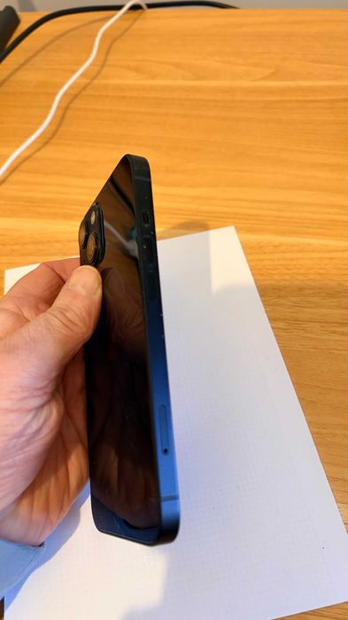 IPhone 13 powystawowy