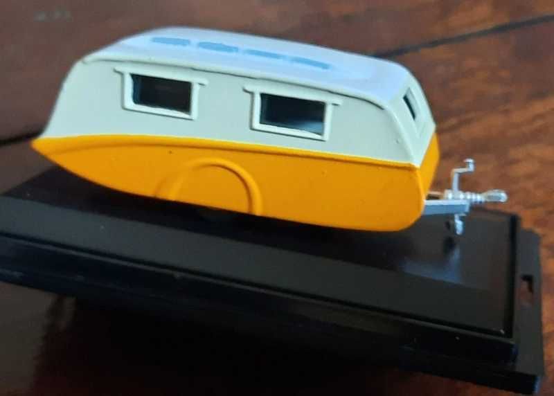 Roulote dies-cast à escala 1/148 da Oxford