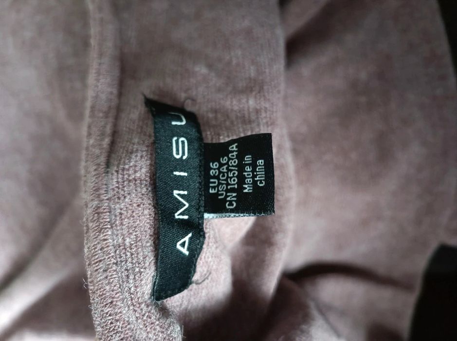 Sweterek sukienka Amisu 36, dekolt woda, z paskiem