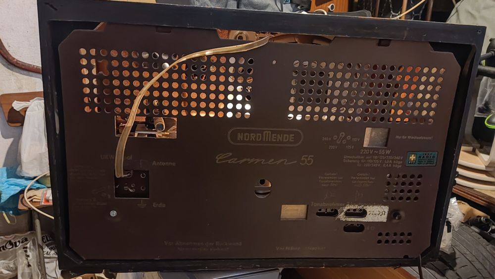 Rádio antigo Nordmende Carmen 55