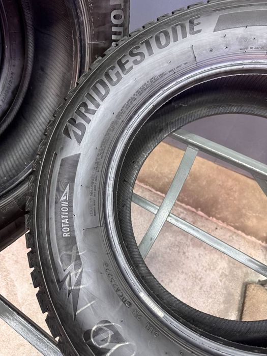 Шины БУ 245 65 R 17 Bridgestone blizzak DMV3 Зима Комплект резина