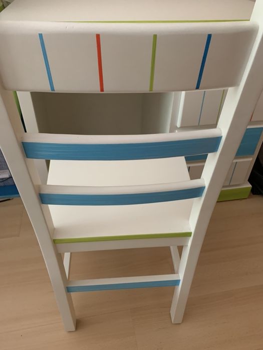 Secretária e cadeira