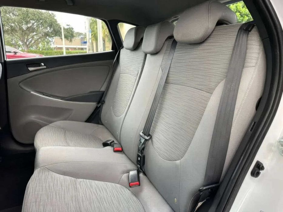 Hyundai Accent Sport      2015