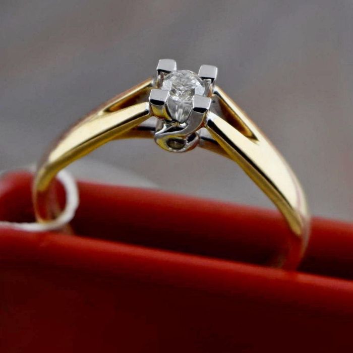 Золотое кольцо с бриллиантами золота обручка з діамантами золото 585