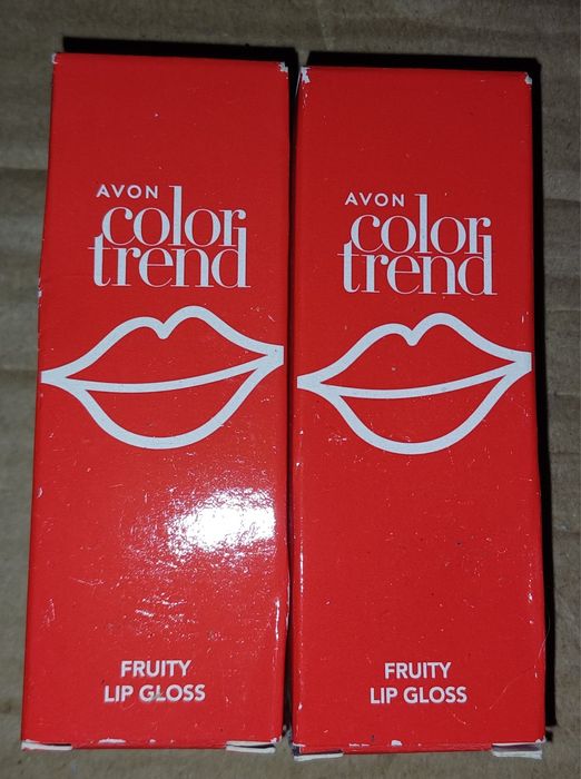Błyszczyk do ust Avon