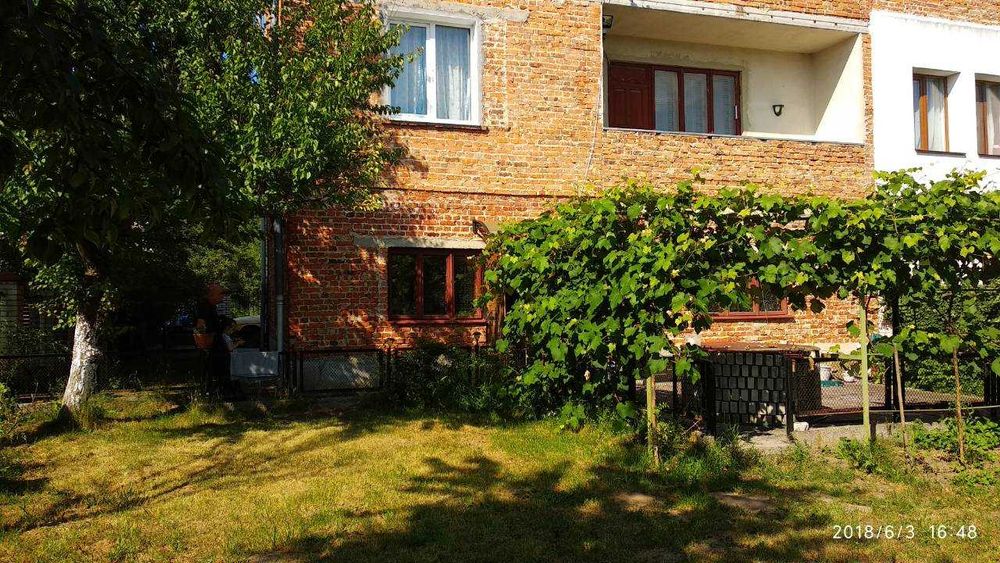 Продаж спареного будинку у Винниках і 4,2 сотих ділянка