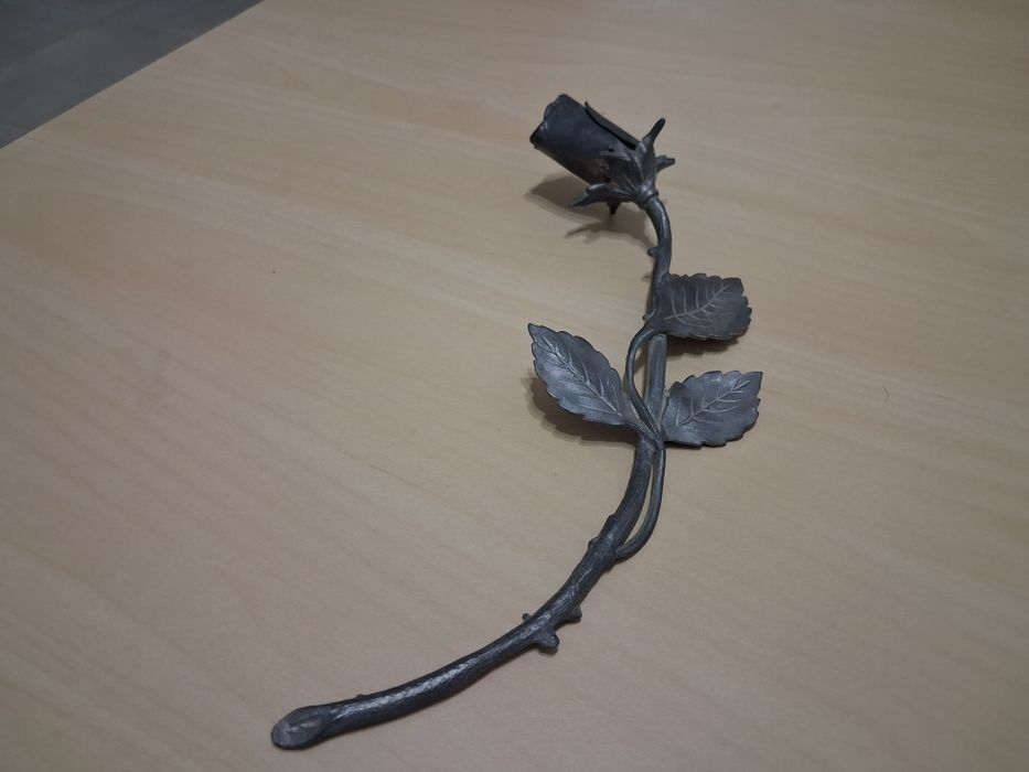 Peça  decorativa em estanho