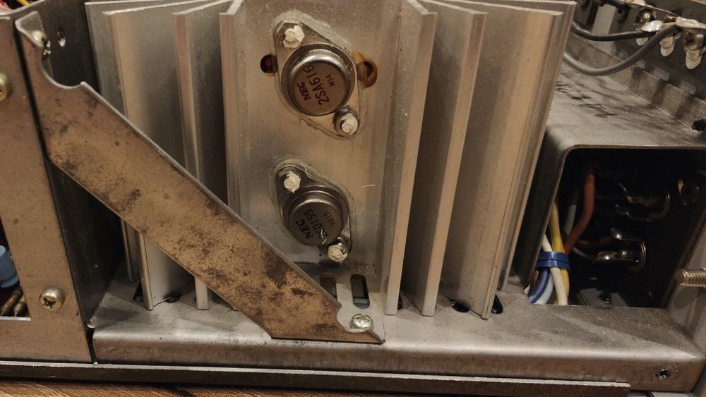 Wzmacniacz vintage Sanyo DCA 1400