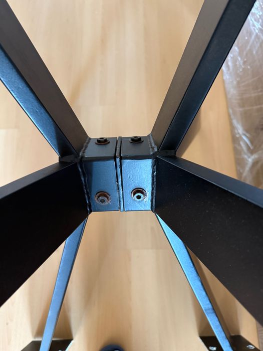 Dining Table – Area Brand in Good Condition64553050477441123