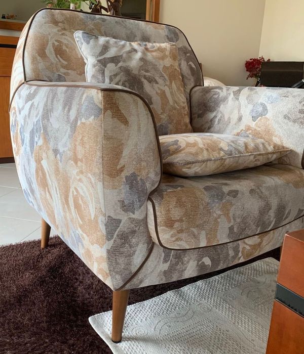 Cadeirão de loja de decoração. Artigo de enorme qualidade e conforto.