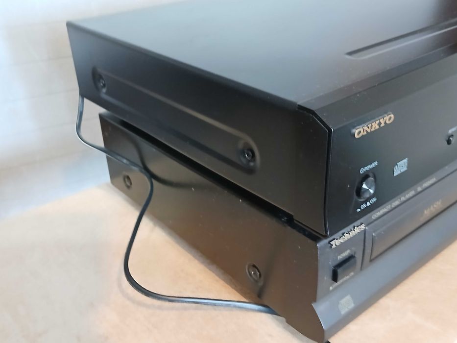 CD player Technics SL-PG340A.