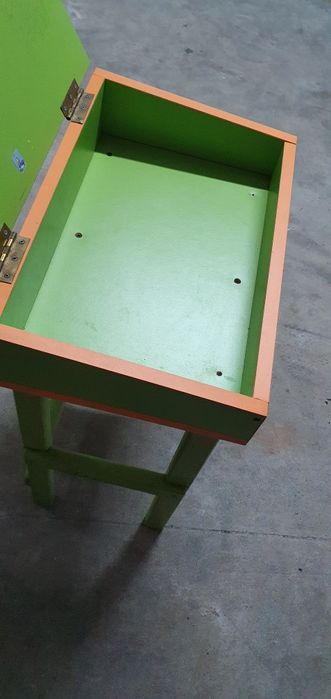 Secretaría infantil em madeira