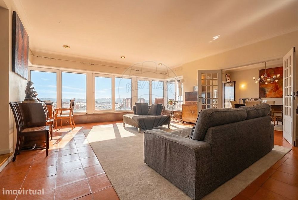 Apartamento T7 para venda