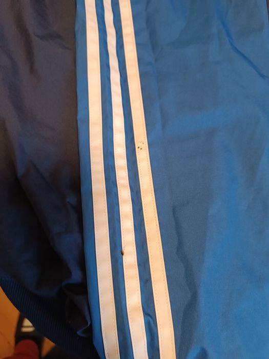 Продам оригинальную мужскую ветровку Adidas originals размер М