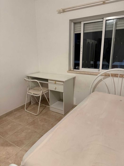 Alugam-se  quartos a estudantes na Penha