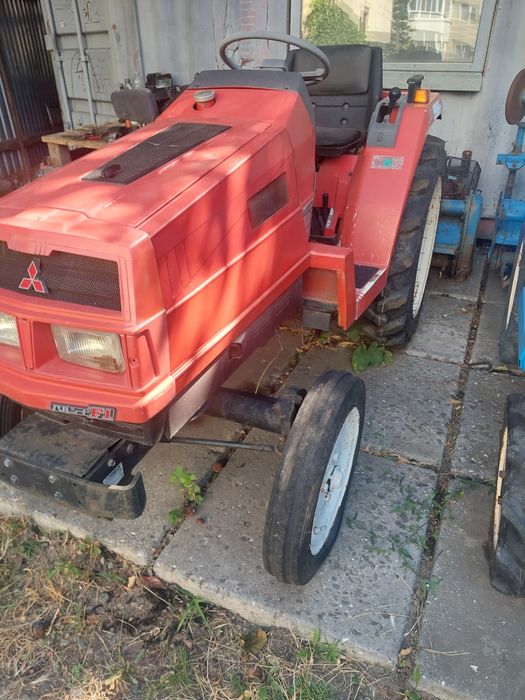 Минитрактор с документами