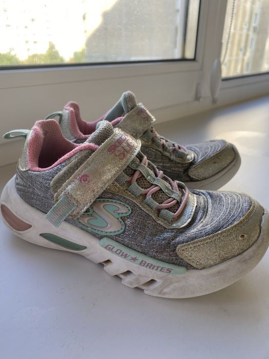 Кросівки Skechers на дівчинку