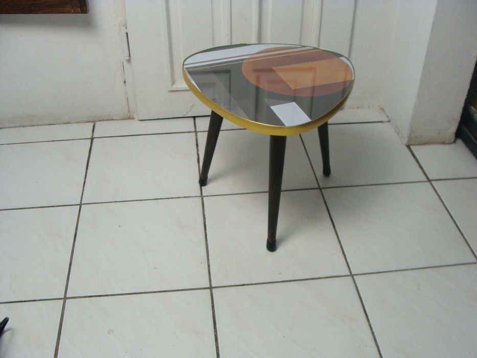 stolik  kwietnik z lat 70 tych patyczak w stylu rockabilly szklany