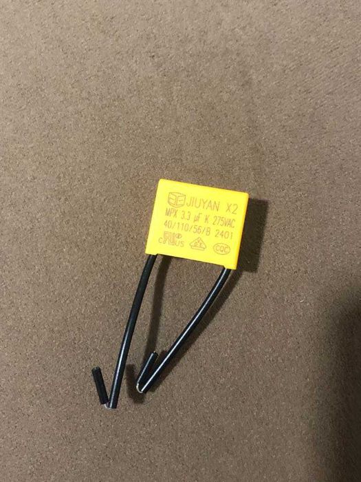 Capacitor de filme de polipropileno - 3.3 UF - 15mm