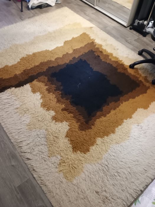 Палас/ ковёр 2*3 метра в хорошем состоянии 2000грн. Николаев.