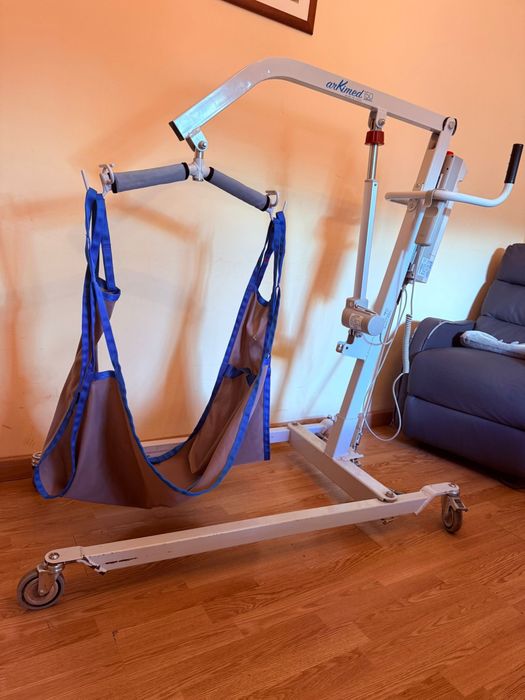 Elevador  para acamados  Marca: ArKimed  Moretti RI 705