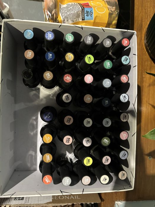 Lakiery hybrydowe i akcesoria