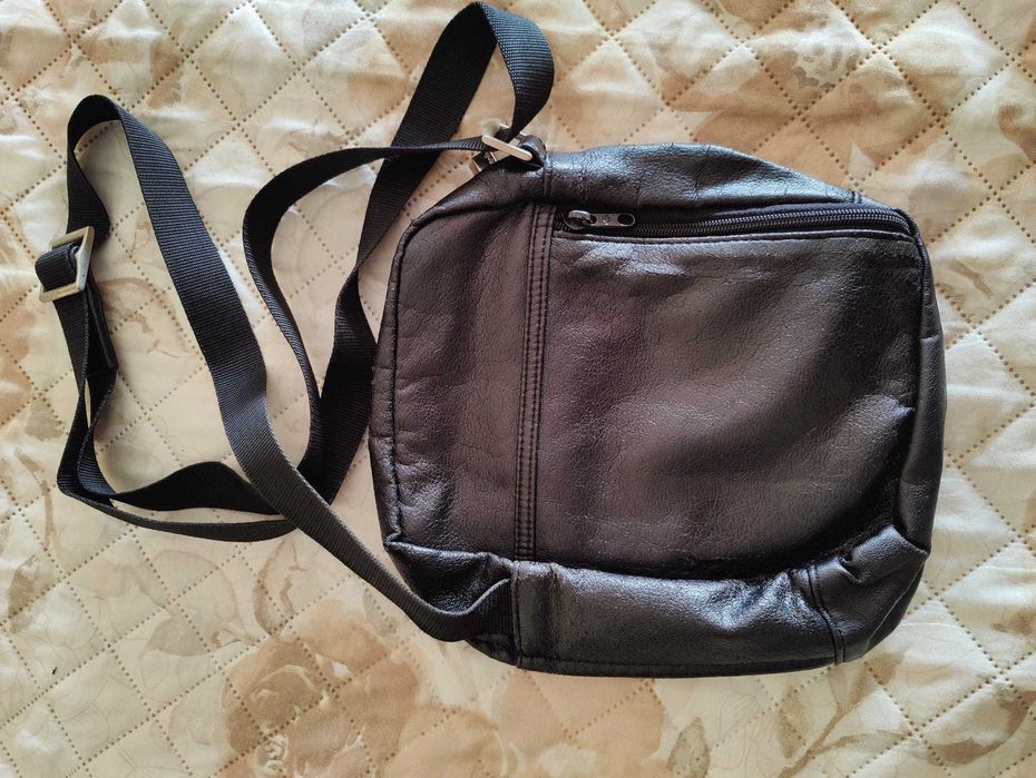 Mala tiracolo Samsonite pele genuína em bom estado 22x25 cm