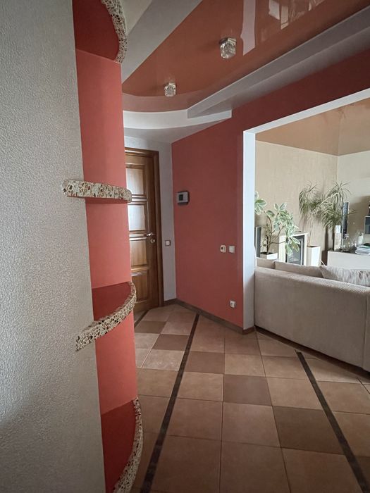 3-кімн. Квартира 100 м.кв (р-н Панчішна ф-ка)