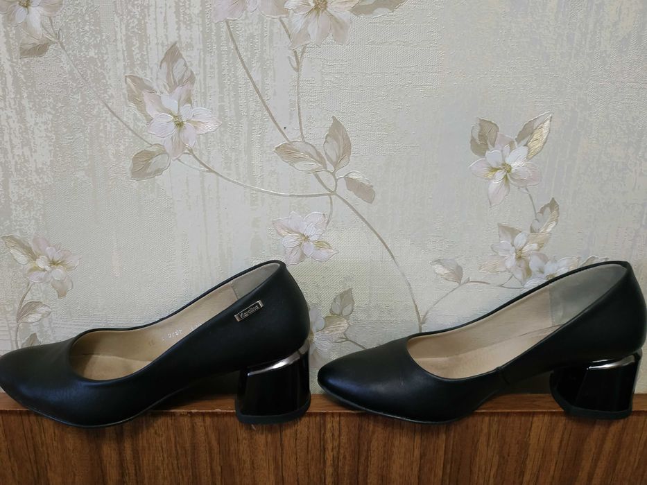 Туфлі жіночі 37 розмір