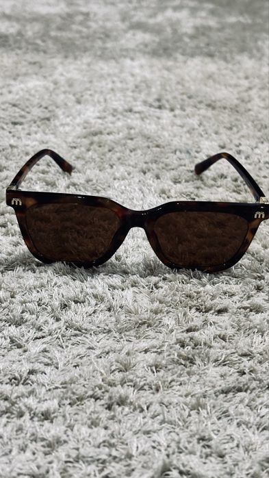 Oculos de sol da MiuMiu
