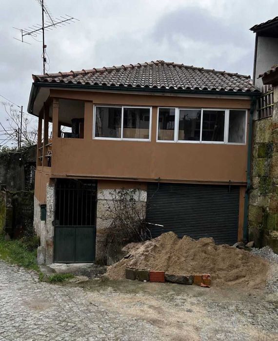 Faço  trabalhos renovação de casa e limpeza de terrenos