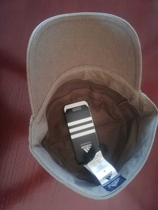 Boné Adidas, novo