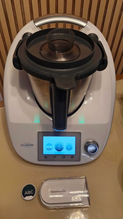 Sprzedam Thermomix TM5.