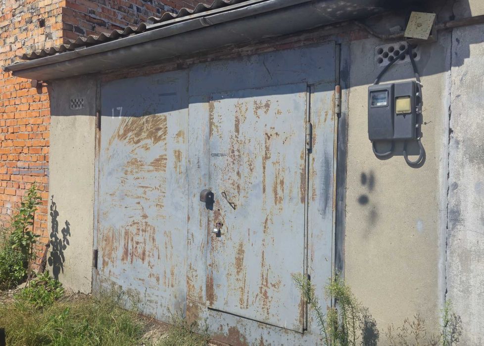 Продам просторий гараж