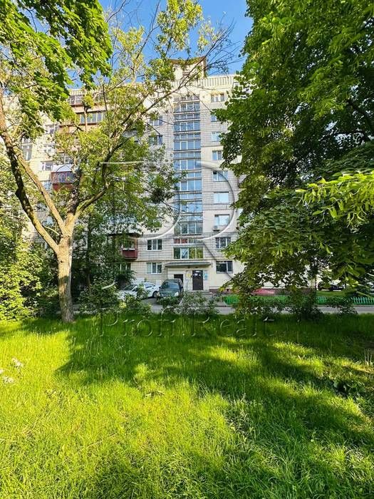 Продаж 2к квартири. м. Лівобережна. Русанівка. Ентузіастів 15.