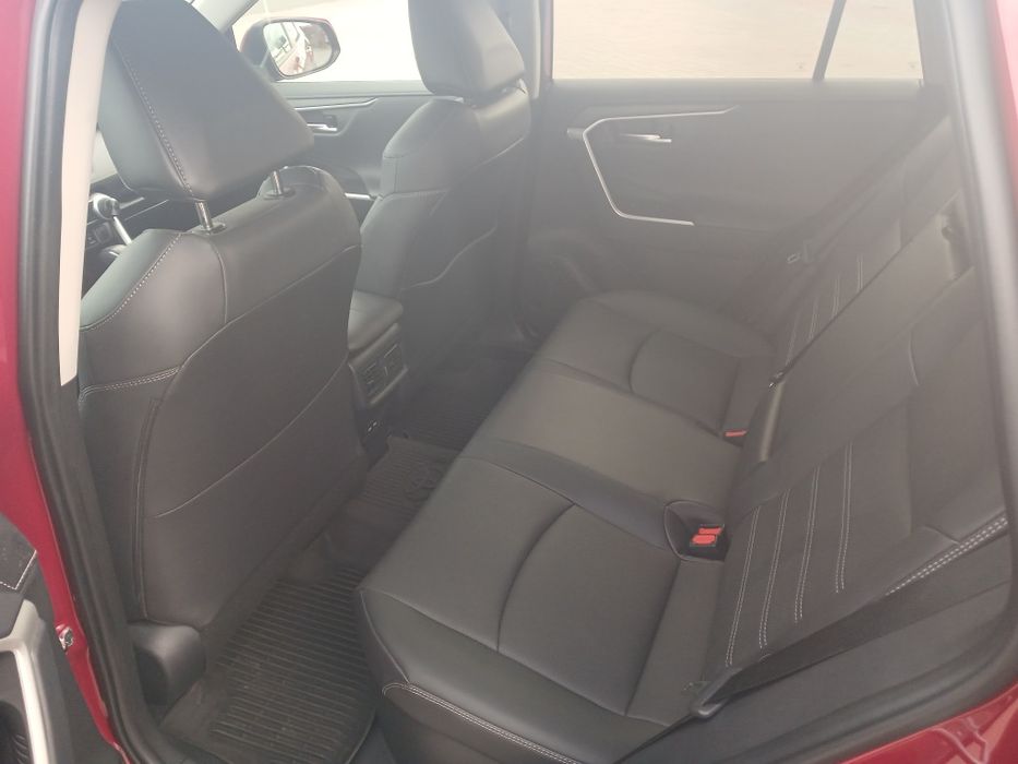 Продам  Toyota Rav 4 Limited  гибрид2024