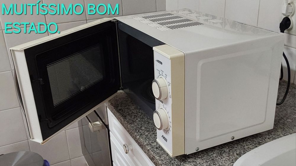 MICROONDAS DE 20 LITROS EM EXCELENTE ESTADO DE FUNCIONAMENTO. Casa,Cozinha,Campismo,Quarto.