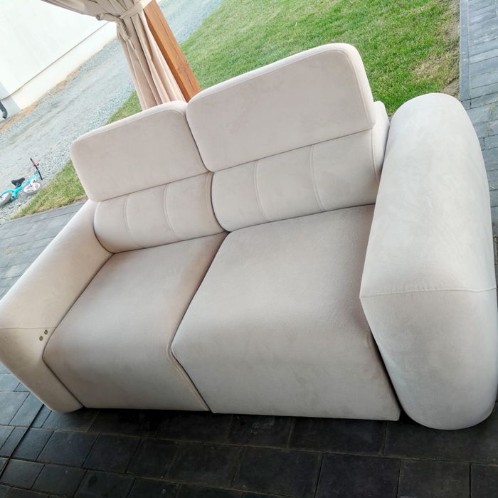 Sofa z funkcją relaksu – elektrycznie wysuwane siedzisko | USB | Pojemnik | NOWA