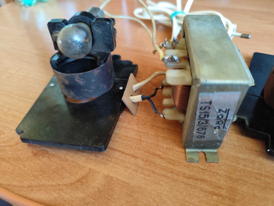 Transformator 6V z demontażu rzutnika Jota