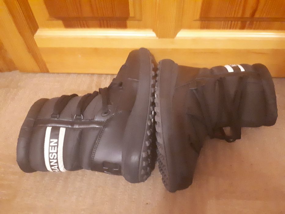 Продам Ботінкі Helly Hansen (37-38-39)