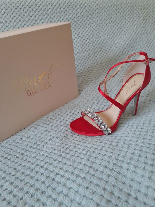 Jewel badgley mishka 7 usa